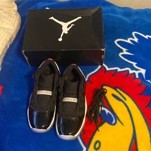 Air Jordan 11 Retro Low BG shoes